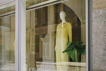 Дизайн магазина одежды Jonathan Simkhai в Сохо от агентства Aruliden
