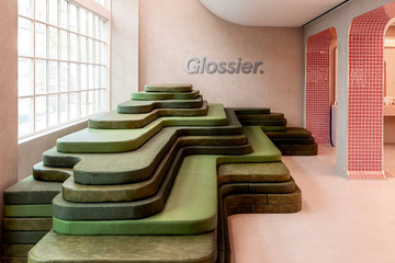 Крупнейший магазин Glossier открылся в Сиэтле