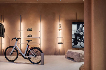Дизайн магазина электронных велосипедов Cowboy в Париже от Ciguë