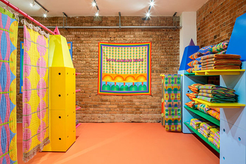 Дизайн лондонского pop-up магазина от Yinka Ilori для собственного бренда