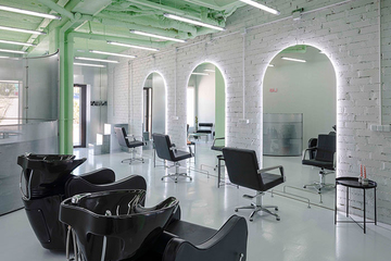 Casa Antillón сочетает пену и сталь в дизайне парикмахерской Mood в Мадриде