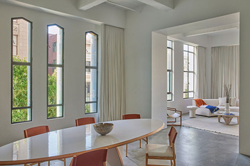 Студия Sheft Farrace отремонтировала квартире обновляет чердак в здании Eastern Columbia в Лос-Анджелесе.