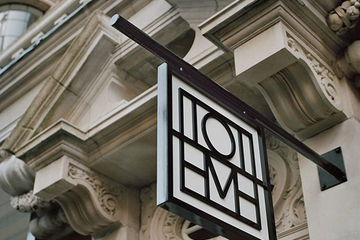 Флагманский магазин модного бренда Toteme от студии Halleroed