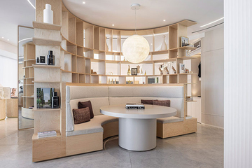 Уютный выставочный зал для Dior от архитектурной студии KOT Architects 